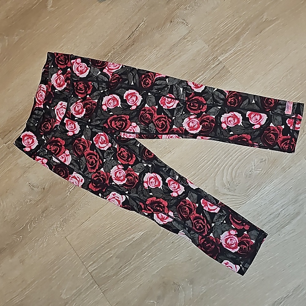 RARE Betsey Johnson XS Capri spandex leggings